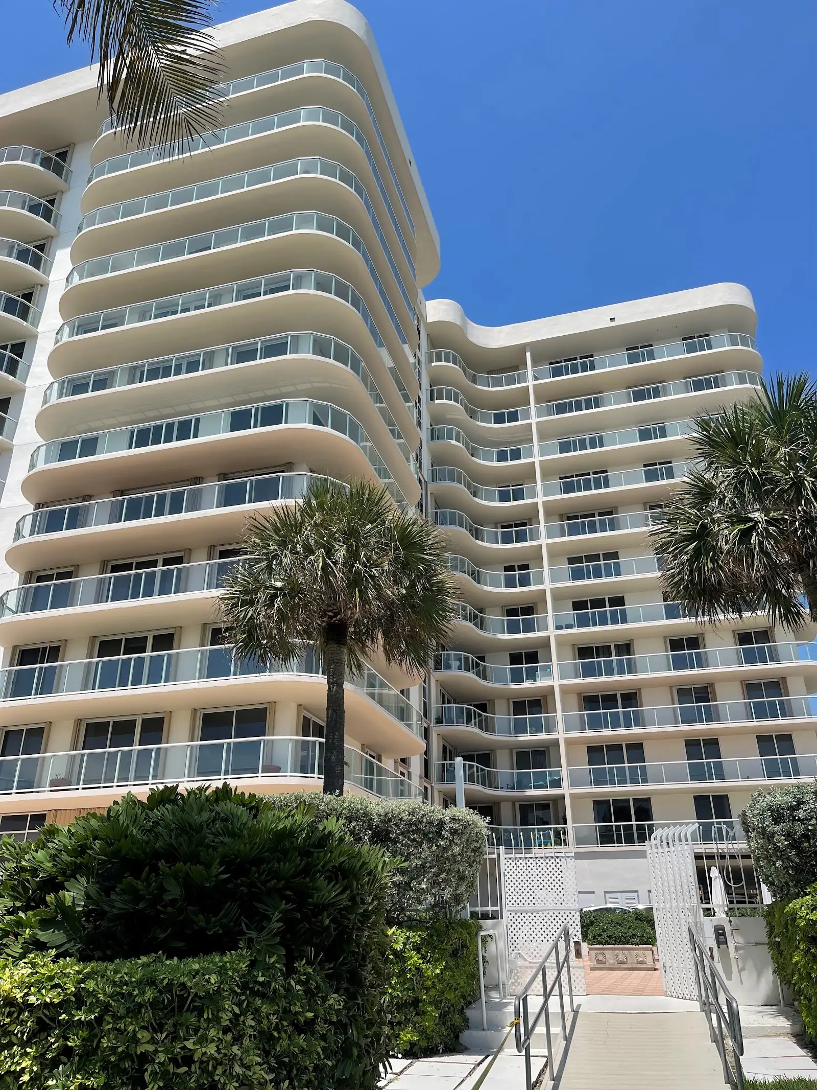 Champlain Towers East, 8855 Collins Ave, Surfside