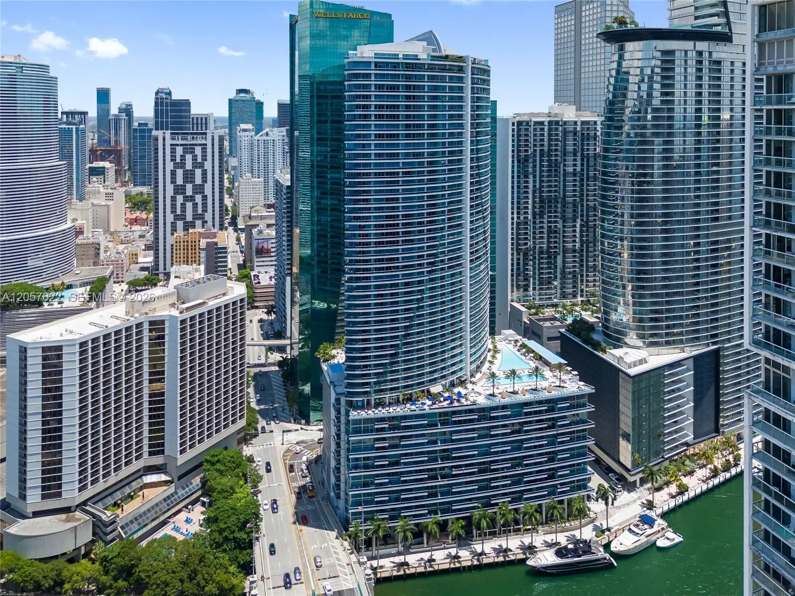 Epic Residences, 200 Biscayne Blvd Way, Downtown Miami