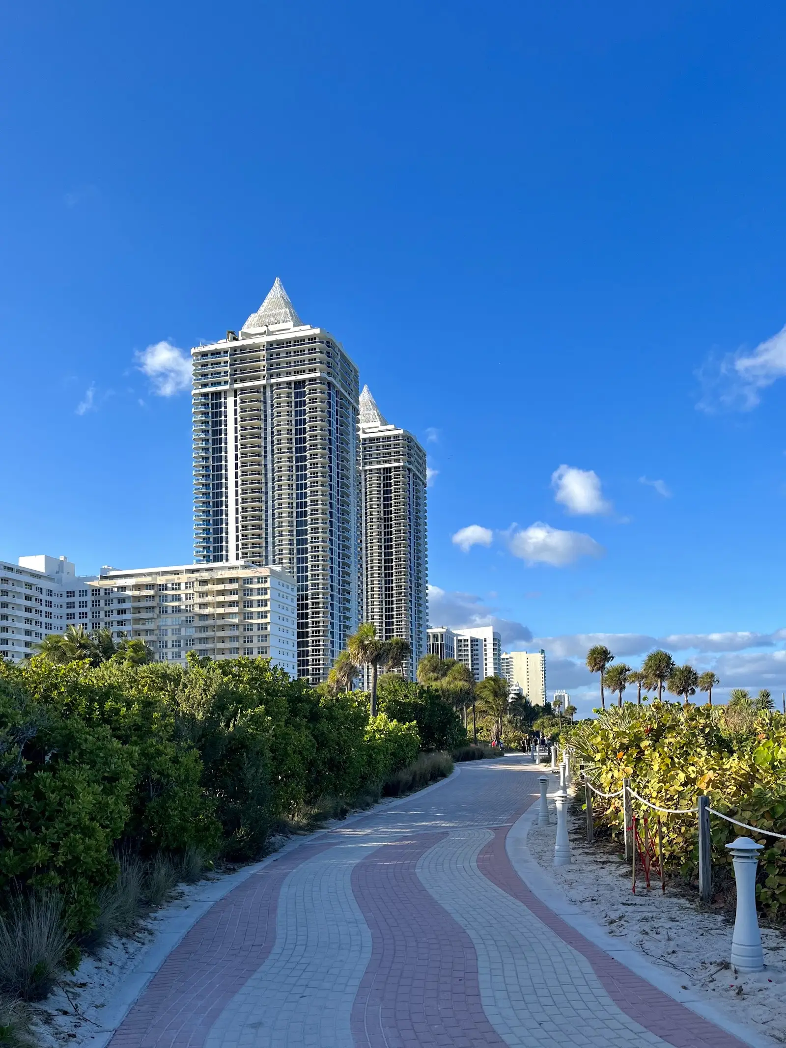 Green Diamond, 4775 Collins Ave, Mid-Beach