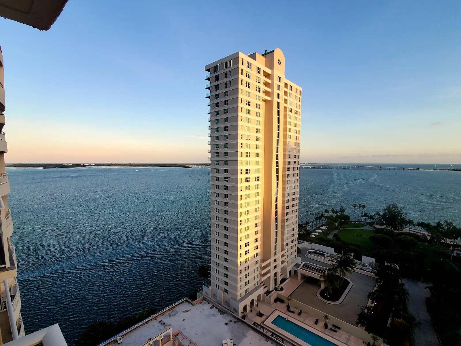 Isola, 770 Claughton Island Dr, Brickell Key