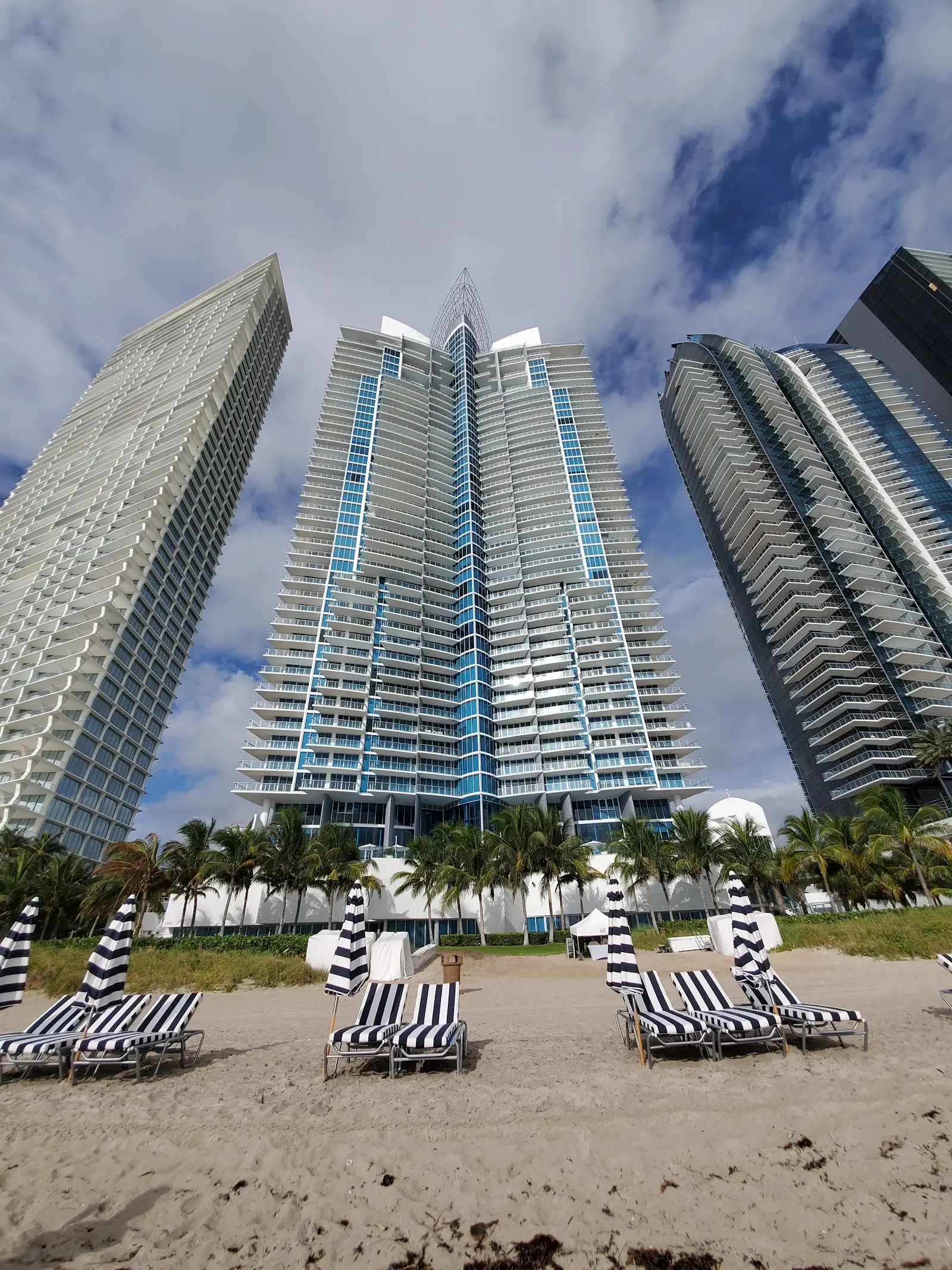 Jade Beach, 17001 Collins Ave, Sunny Isles Beach