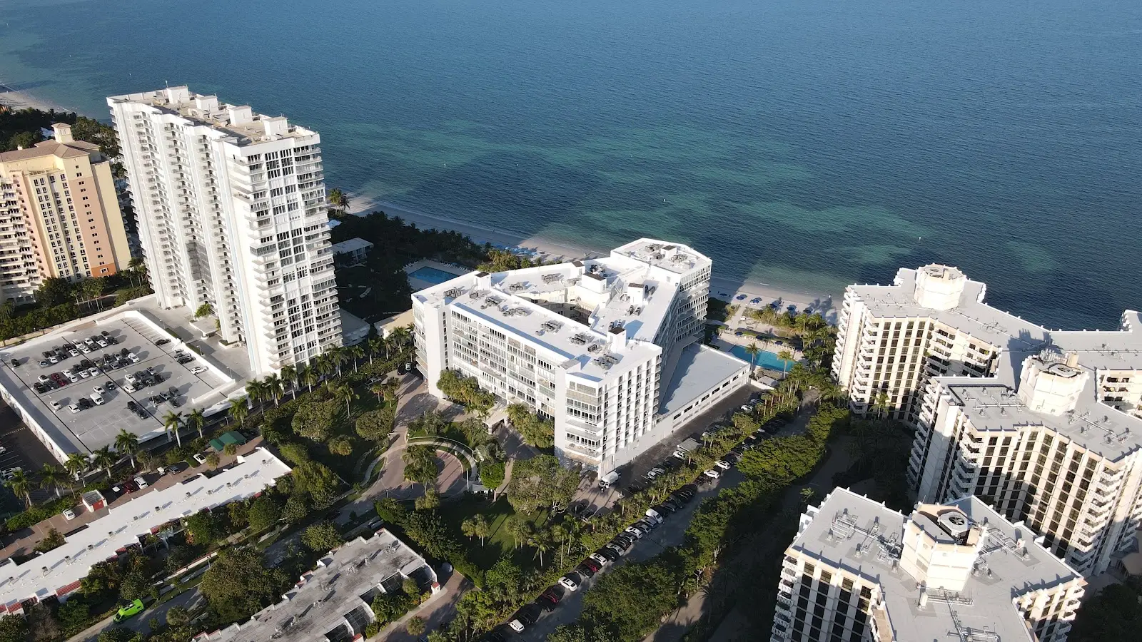Mar Azul, 600 Grapetree Dr, Key Biscayne