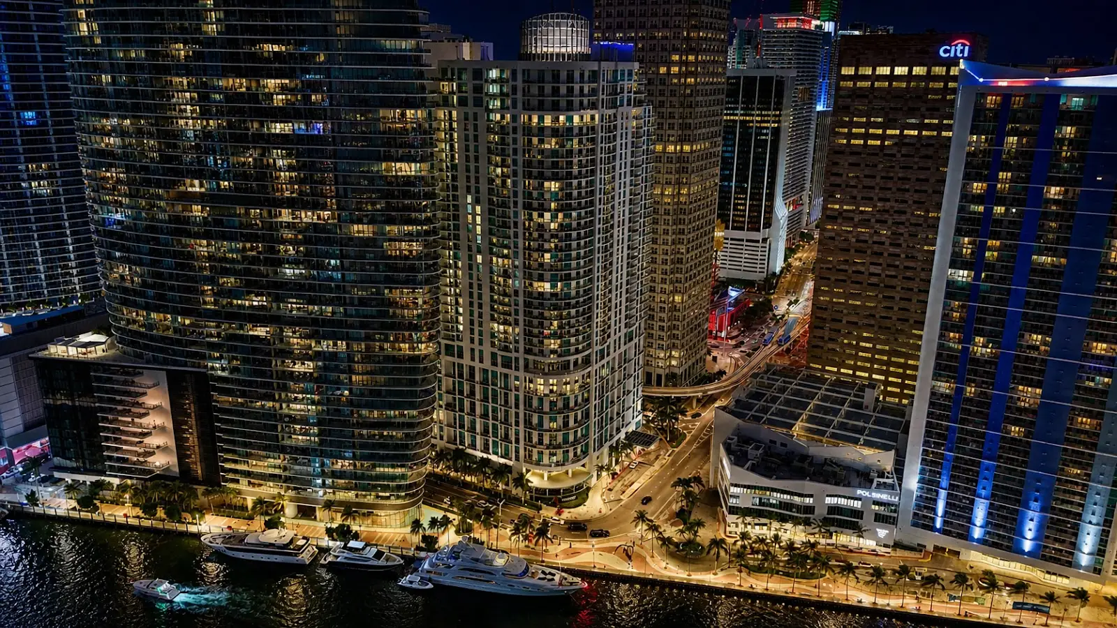 Met 1, 300 S Biscayne Blvd, Downtown Miami