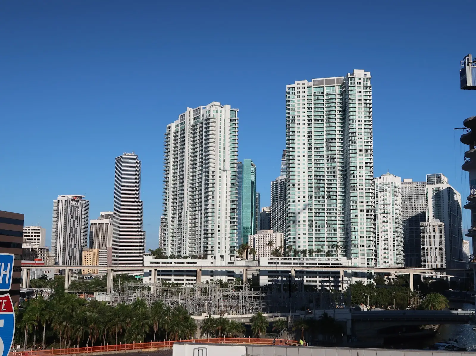 Mint, 92 SW 3rd St, Miami River