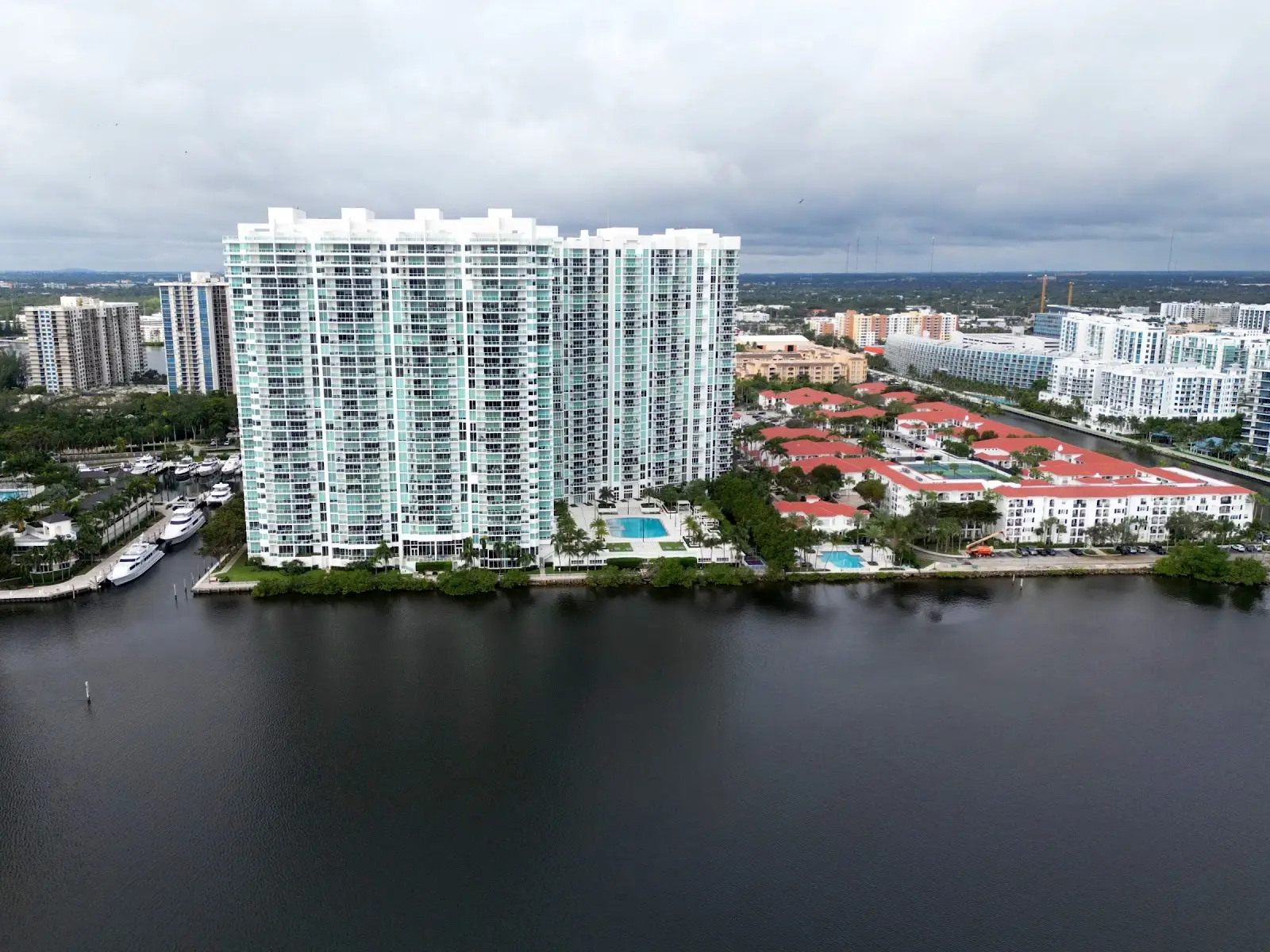 Peninsula II, 3301 NE 183rd St, Aventura