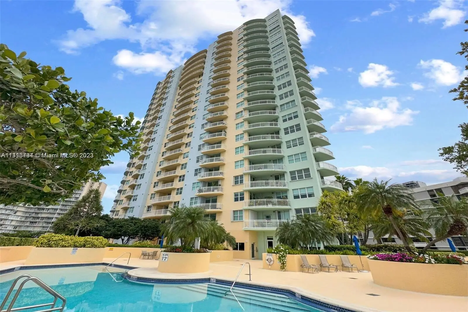 The Metropolitan Brickell, 2475 Brickell Ave, Brickell